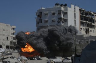 L'armée israélienne a intensifié ses bombardements et ses raids israéliens sur Gaza-ville ces dernières semaines (archives). KEYSTONE/AP/Yousef Al Zanoun